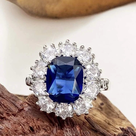 BLUE SAPPHIRE ROUND CUT  SILVER  WEDDING BRIDAL ENGAGMENT RING - Picture 5 of 6